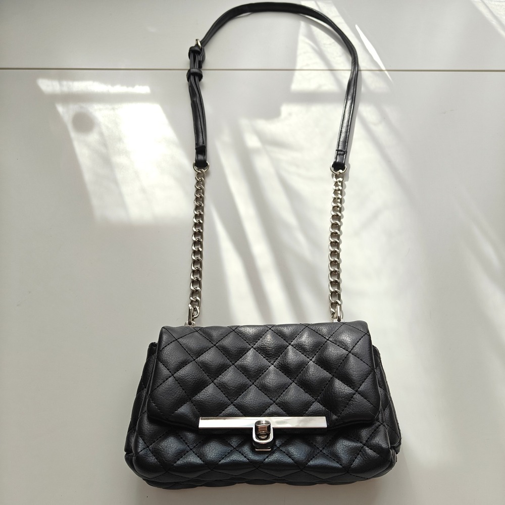 Steve Madden Black Quilted Small Crossbody Bag Silver‎ Chain Strap Turn Lock